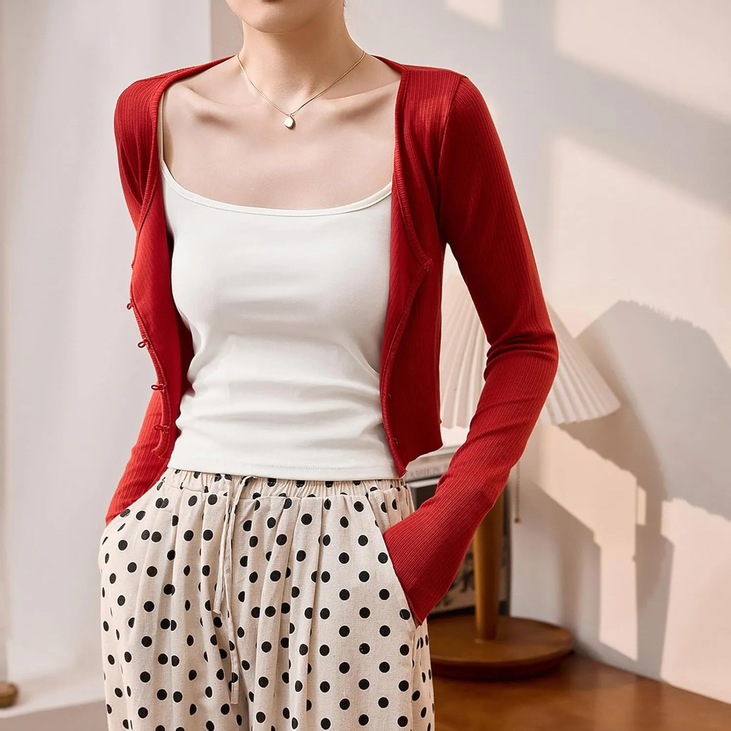 Summer Tank Tops for Women Trendy Casual Slim Sleeveless Tee Shirt Spaghetti Strap Camisole Going Out Clothes 2025